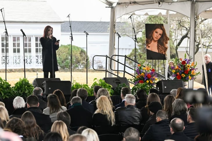 Funeral de Lisa Marie Presley reunió a miles de fanáticos