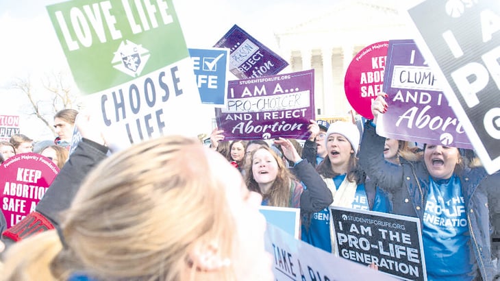 Miles marchan en EU en defensa del aborto 