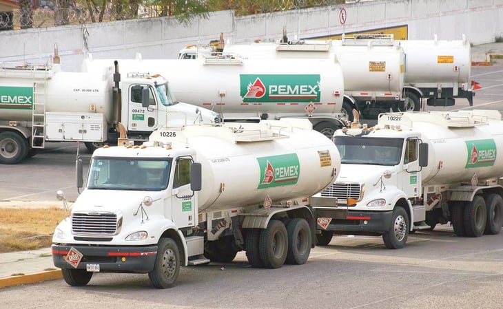 Pemex cerró 2022 con mil pipas de última milla para surtir combustible, informa su director