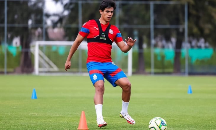 El delantero José Juan Macías se integra a los entrenamientos de Chivas