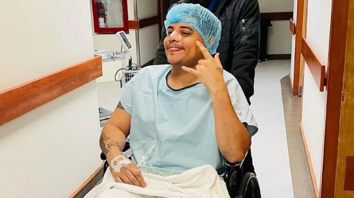 Eduin Caz se realiza con éxito a su segunda operación, esta vez de hernia hiatal