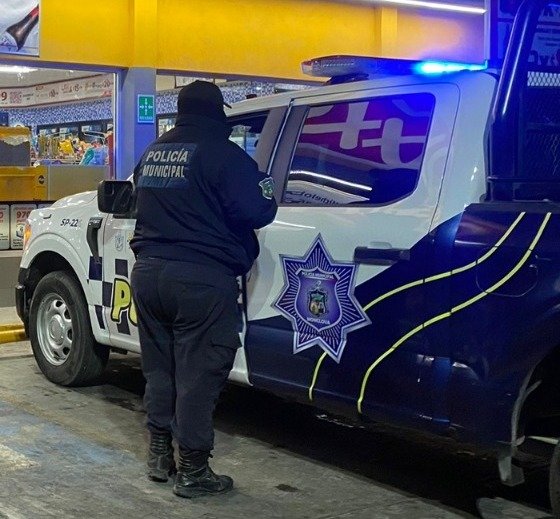 Conductor de Monclova llena tanque de gasolina y se da a la fuga para no pagar