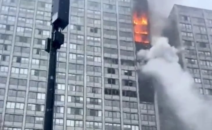 Se registra incendio en edificio en Chicago; reportan lesionados