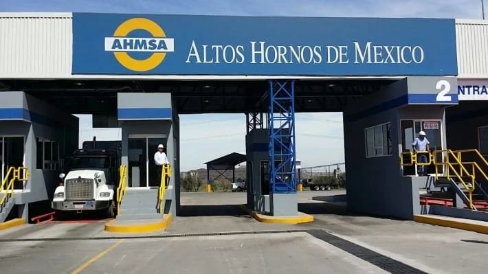 Altos Hornos de México remata su flotilla de vehículos ante la crisis