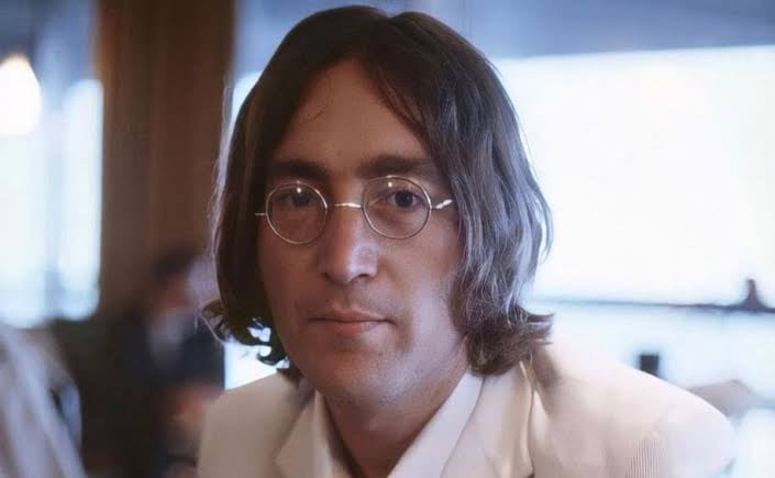 Inédito video de John Lennon cantando canciones de Queen