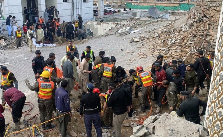 Explosión en mezquita deja al menos 33 muertos y un centenar de heridos