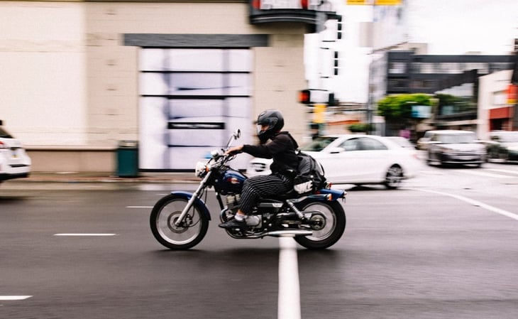 Cuánto cuesta la licencia de conducir de motos en 2023