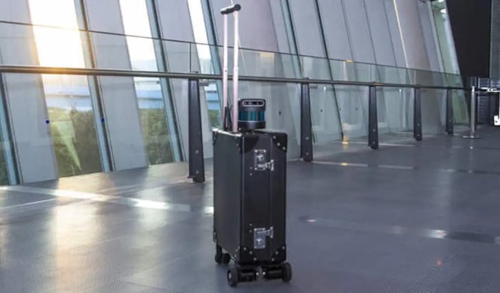 Investigadora con discapacidad visual crea una maleta-guía de viaje impulsada por una IA