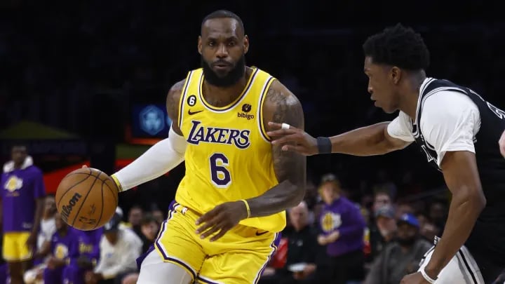 LeBron James reaparece con los Lakers ante los Knicks