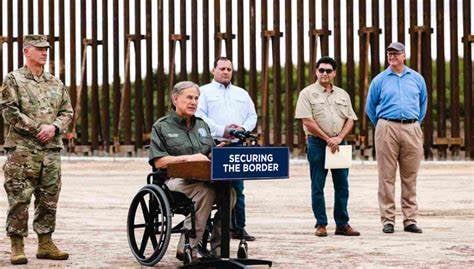 Abbott nombra a 'zar fronterizo' para terminar muro en Texas