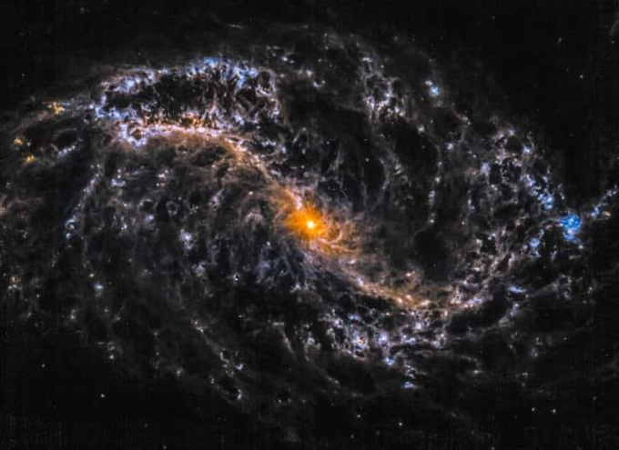 El Telescopio Webb captura centenares de galaxias en su última e impresionante imagen