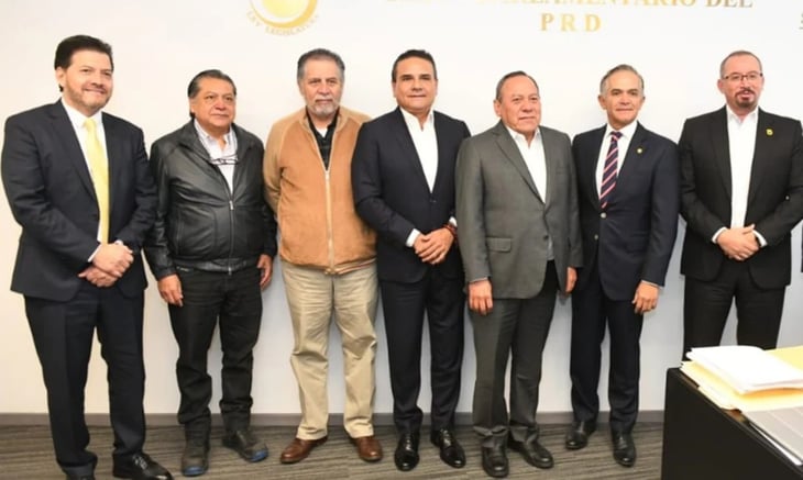 Jesús Zambrano se reúne con bancada del PRD en Senado; revisan alianza opositora