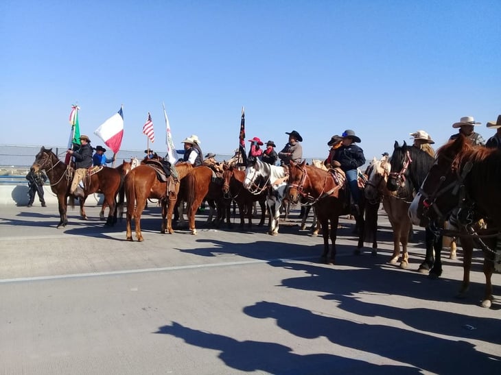 Cabalga 'La Grande' con rumbo a San Antonio, Texas