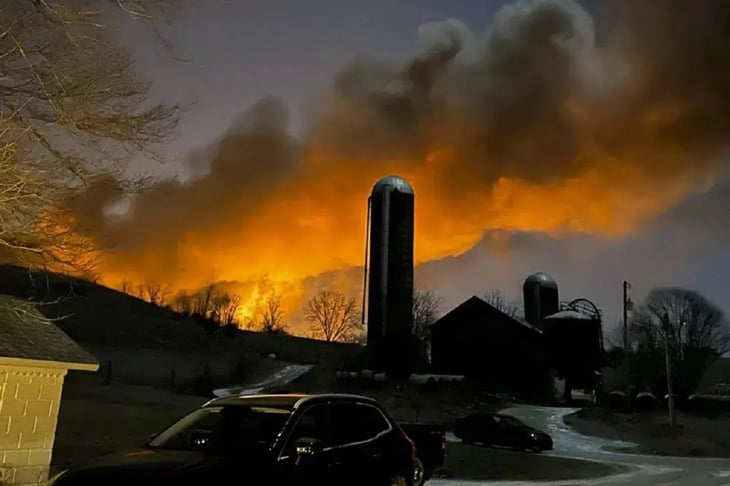Descarrilamiento de tren provoca gran incendio y evacuaciones en Ohio
