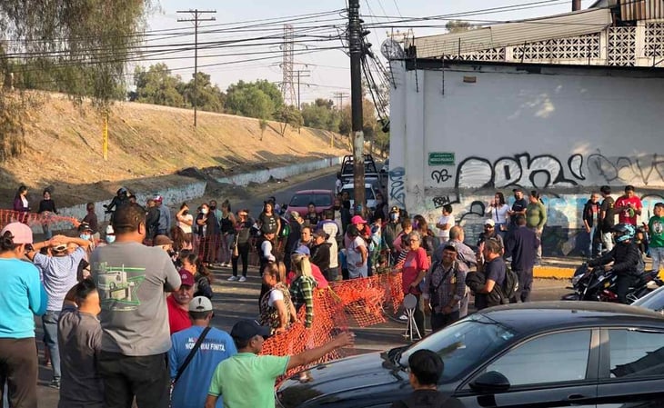 Bloquean la autopista México-Pachuca por falta de agua