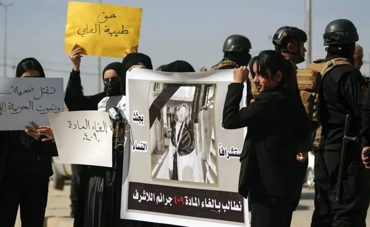 Iraquíes protestan por asesinato de Youtuber que murió estrangulada por su padre