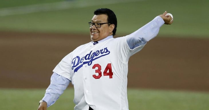 Dodgers hace homenaje como leyenda al beisbolista mexicano 'Toro' Valenzuela