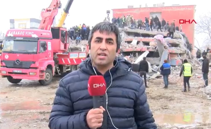 Terremoto Turquía: Reportero capta en vivo réplica de sismo y derrumbe de edificio VIDEO