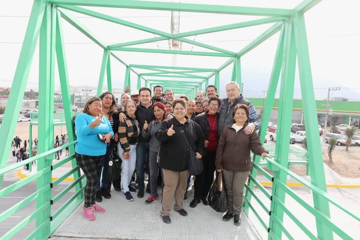 Chema Fraustro entrega puente peatonal Teresitas