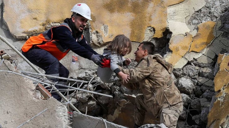 Se acaba el tiempo para rescatar a niños afectados por terremoto en Turquía y Siria, alerta ONG