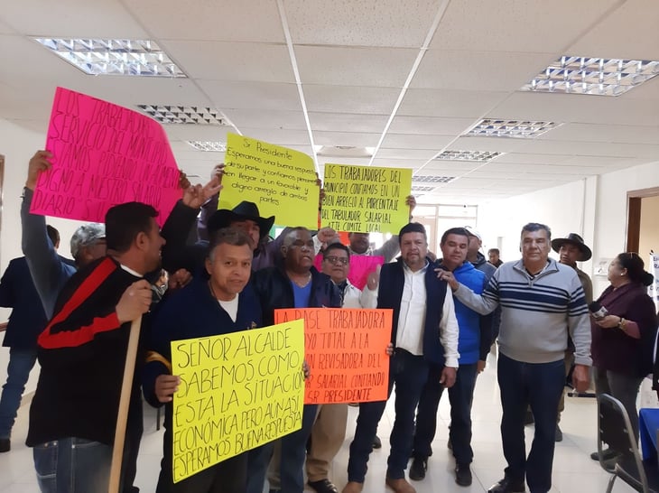 Trabajadores sindicalizados del ayuntamiento de Monclova solicitan un incremento salarial del 20%