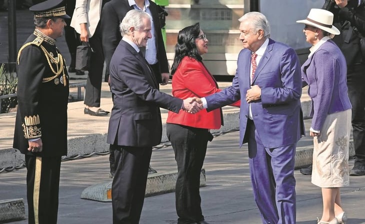 Ahora sí hubo sonrisas y apretones de mano entre AMLO y la ministra Norma Piña