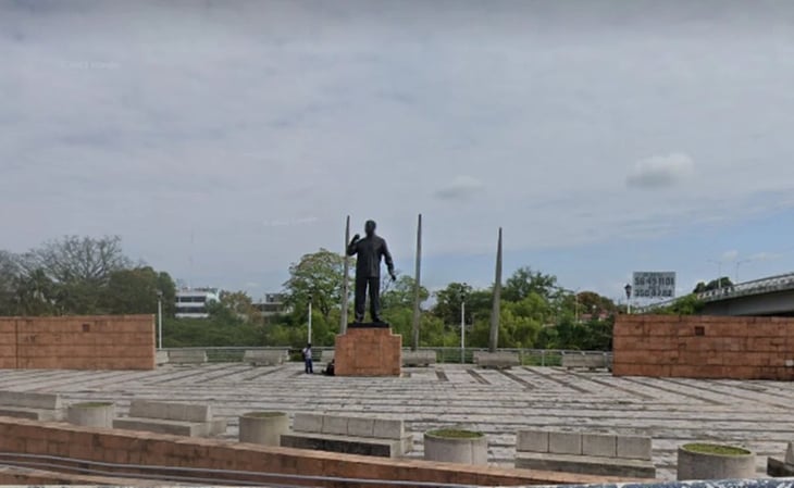 Roberto Madrazo alerta por remoción de estatua a su padre en Tabasco; 'Quieren borrar a los demócratas', dice