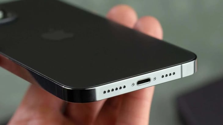 Una filtración indica que Apple podría añadir su chip propietario a la conexión USB-C del iPhone 15