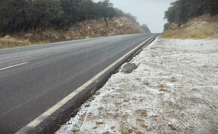 Por fuerte nevada, cierran tránsito en carretera Ímuris-Cananea, Sonora