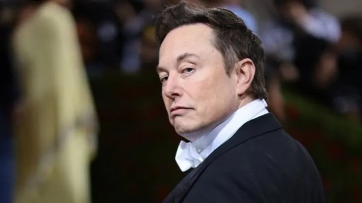 Elon Musk se burla de globos derivados en EU y dice que son sus “amigos alienígenas”