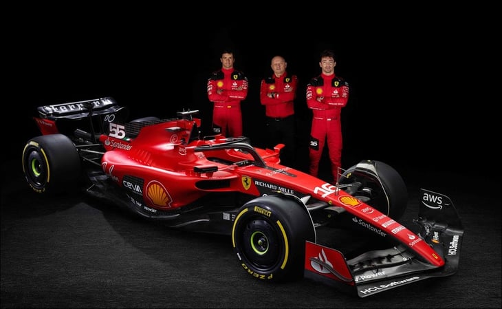 Ferrari presentó el SF-23 con el que correrán Charles Leclerc y Carlos Sainz en 2023