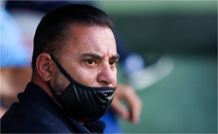 Antonio Mohamed toma la delantera en Cruz Azul; Hugo Sánchez en espera