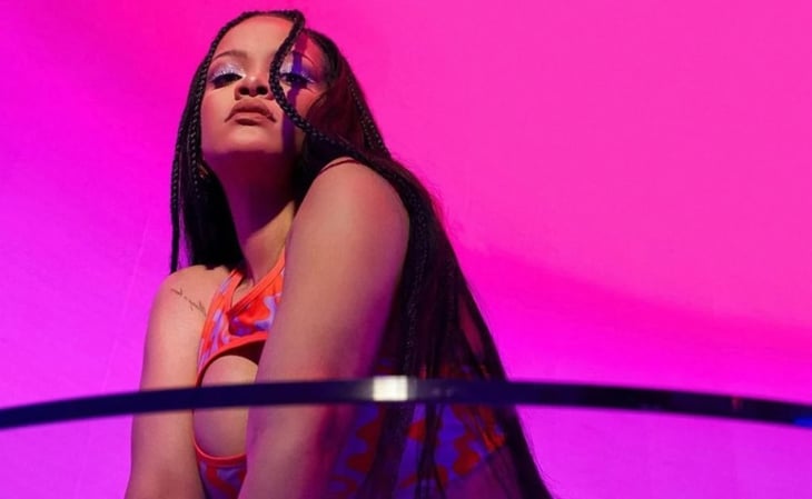 Rihanna impacta con su look en portada de Vogue