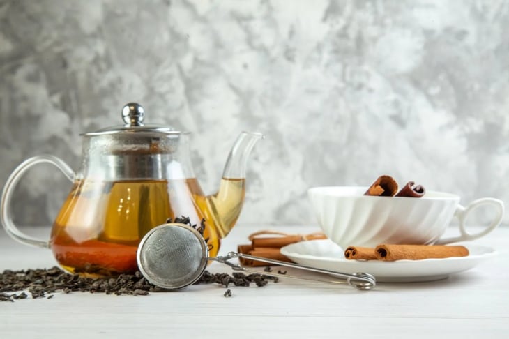 5 utensilios para preparar té como un experto