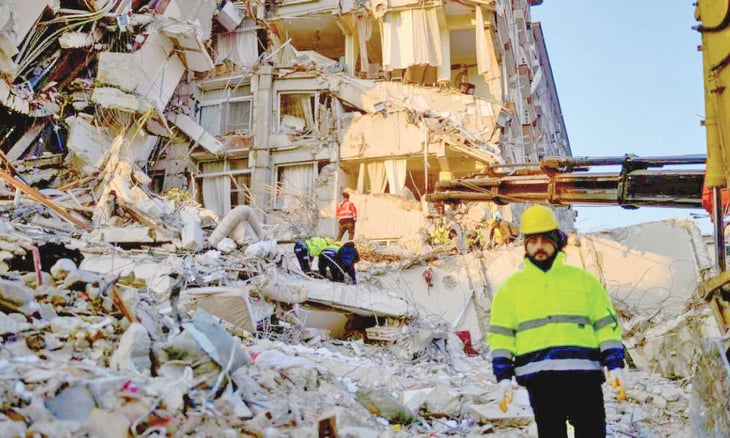 Más de 43 mil muertos por sismo en Turquía