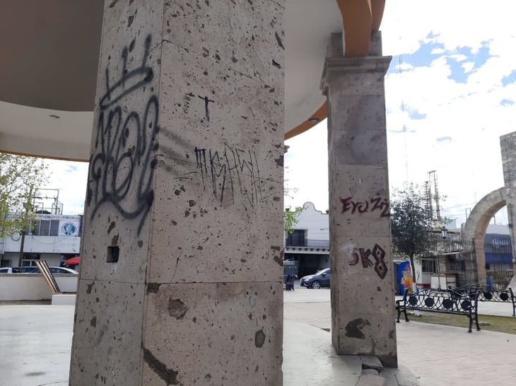 Plaza del Canónigo Monclova presenta señales de vandalismo