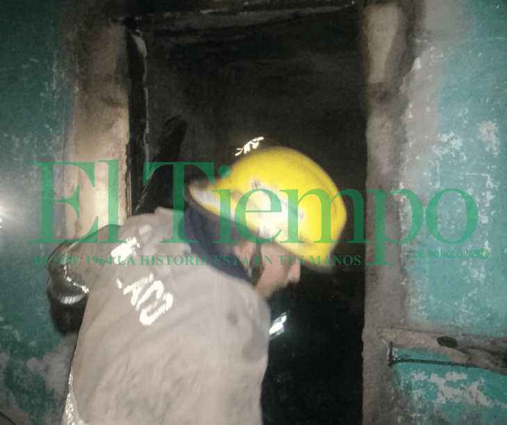 Cortocircuito provoca incendio de casa en la colonia Margarito Silva de Monclova
