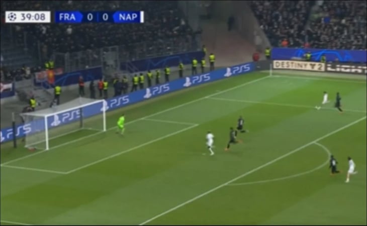 VIDEO: Chucky Lozano dio una asistencia en la victoria del Napoli en Champions League