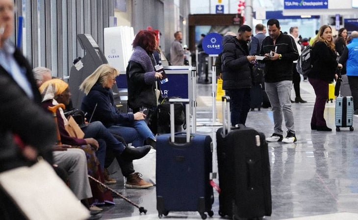 Tormenta invernal deja miles de vuelos cancelados en EU