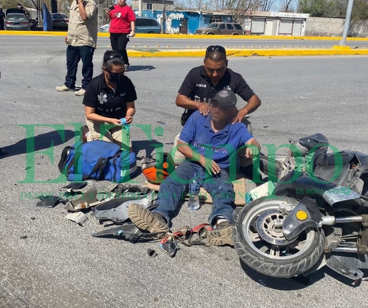 Motociclista se estrella contra auto en la colonia Tierra y Libertad de Monclova