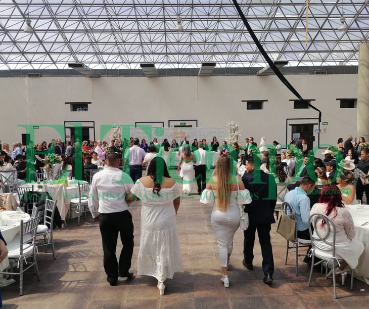 DIF Monclova celebra bodas comunitarias a 120 parejas.