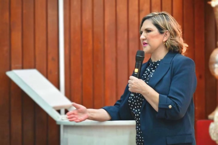  Asegura primera dama de Monclova éxito a médicos especialistas 