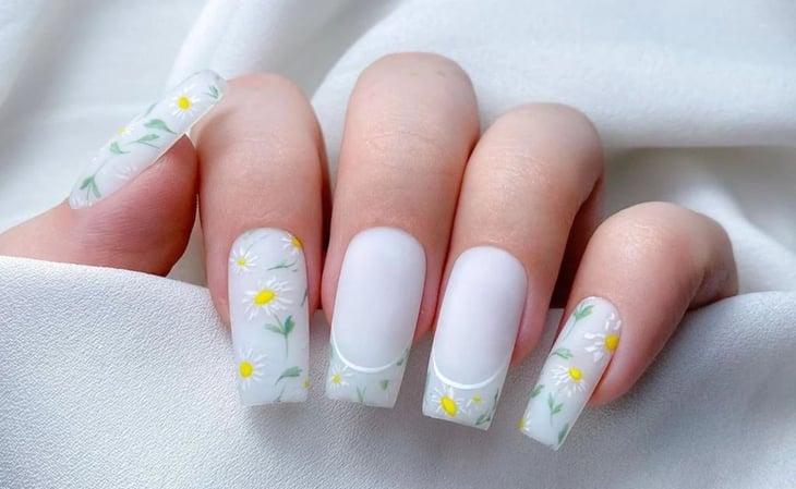 7 diseños de uñas con flores para recibir la primavera