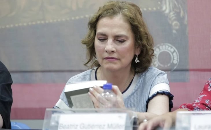 Beatriz Gutiérrez Müller hace 'humilde aportación' y manda mensaje a 'diseñadores de cartelitos' del INE