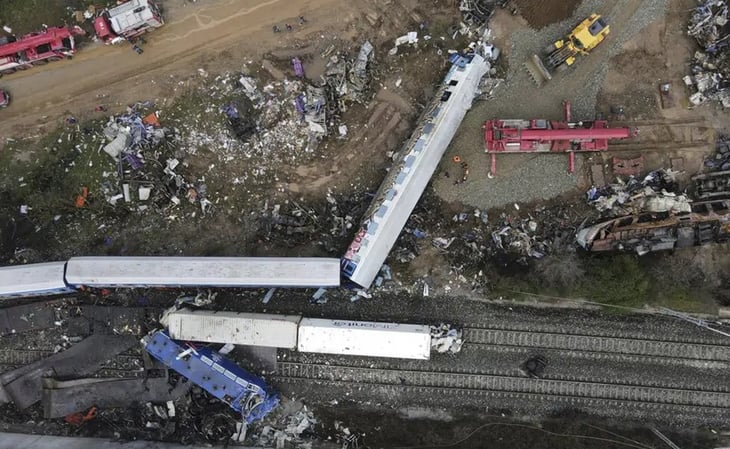 Comparecerá jefe de estación implicado en choque de trenes que dejó 57 muertos en Grecia