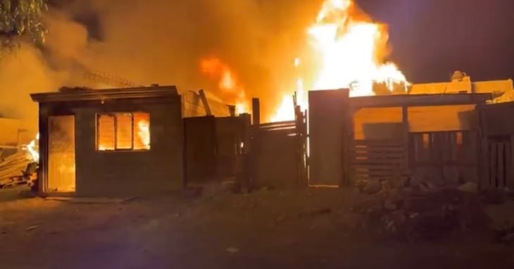cuatro familias se quedan sin nada al quemarse los tejabanes que habitaban