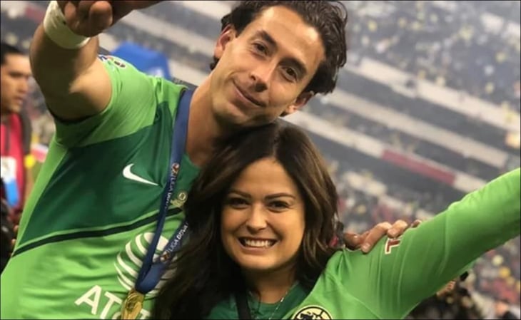 Mariana Echeverría defiende a su esposo Oscar Jiménez tras ser reventado por la afición del América