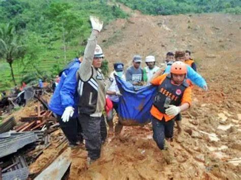 Quince muertos y 50 desaparecidos dejan lluvias en Indonesia