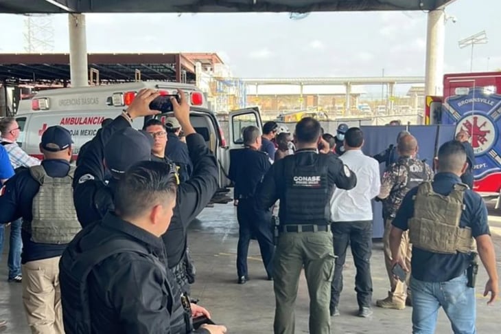 Entregan en Puente Internacional a los 2 estadounidenses hallados con vida luego de secuestro en Matamoros