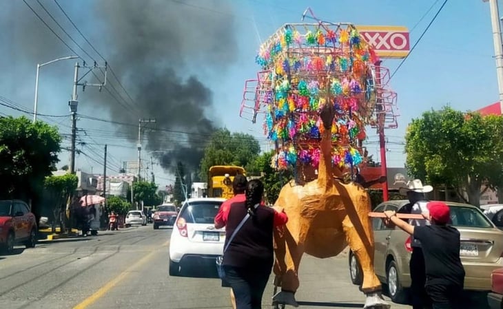 Reportan incendio en Tultepec en plena pamplonada pirotécnica